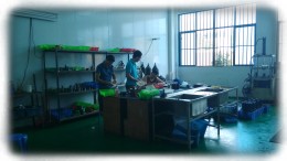 组装车间-东莞市铭晧模具弹簧有限公司